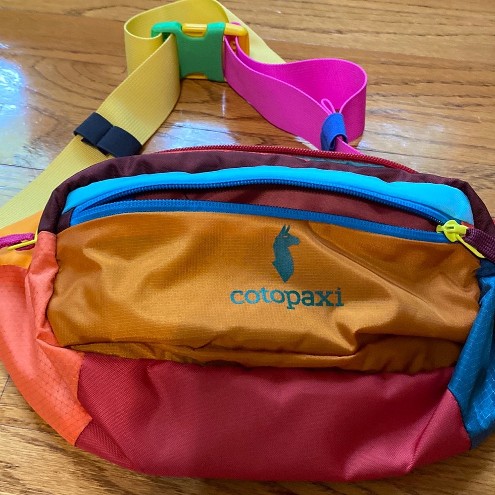 Cotopaxi hip pack, new without tags
